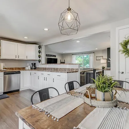 Villa Family Friendly Getaway-4Br-Playset-Trampoline